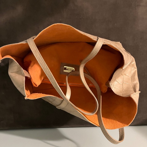 Laura DiMaggio Leather Purse - Picture 3 of 4